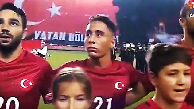Emre Mor'dan 'İstiklal Marşı' özrü!