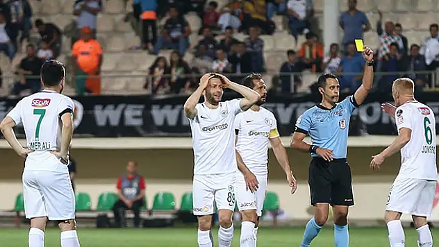 En fazla kart Alanyaspor-Konyaspor maçında çıktı