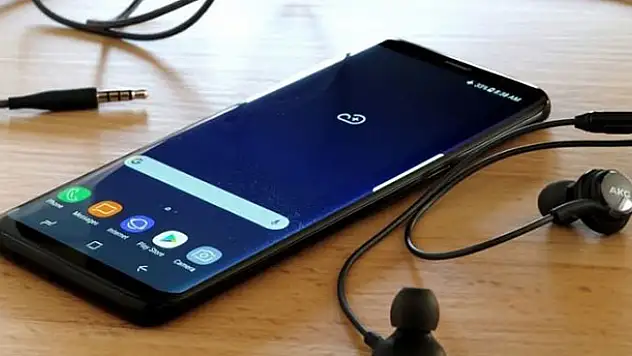 En iyi telefon ödülünü o aldı!