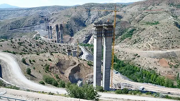 En yüksek viyadük inşaatına yolcu ilgisi