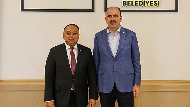 Endonezya Cumhuriyeti Ankara Büyükelçisi Purnama, Başkan Altay'ı ziyaret etti