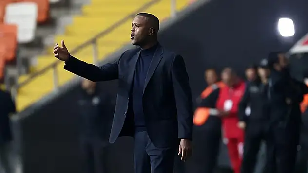 Endonezya'da Kluivert ile yollar ayrıldı