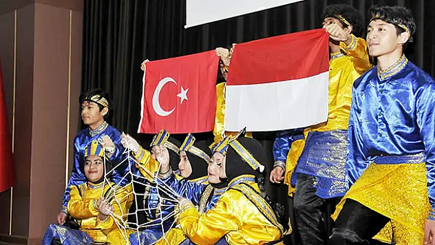 Endonezyalı Öğrenciler Selçuk'ta Buluştu