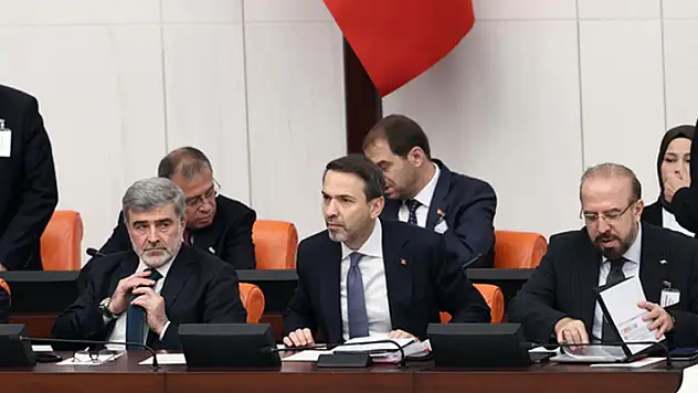 Enerji Tabii Kaynaklar Bakanı Alparslan Bayraktar'dan yaz saati uygulaması açıklaması
