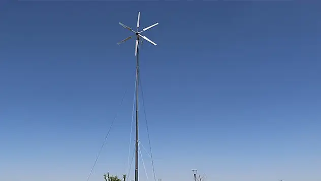 Enerjisini Hibrit Sistemle Üretiyor
