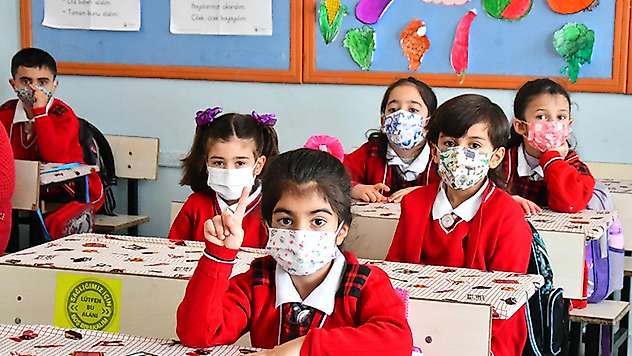 Enfeksiyonlara karşı okullarda 'maske' önerisi
