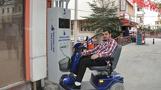 Engelli araçlar için şarj istasyonu