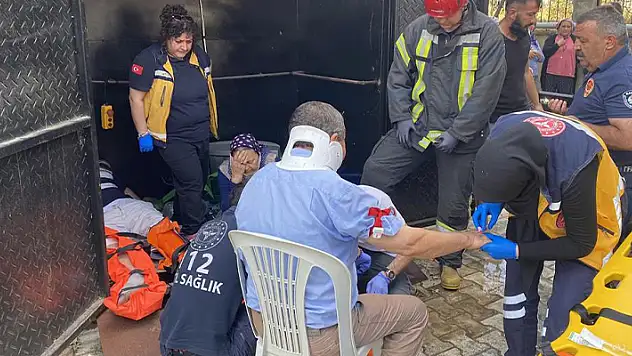 Engelli asansörü 10 metreden zemine çakıldı: 1'i engelli 4 yaralı
