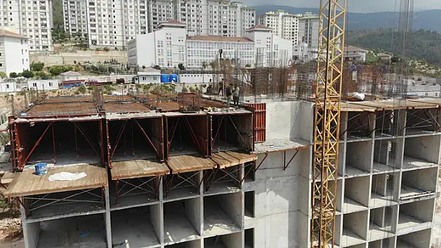 Enkaz kent Hatay'da deprem konutları yükseliyor
