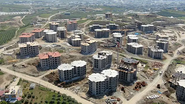 Enkaz kentte yeni bir şehir kuruluyor: Günde bin 500 liraya iş var, işçi yok
