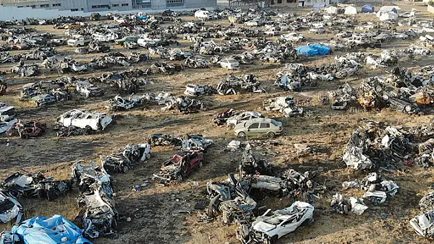 Enkazdan çıkarılan araçların akıbeti belli oldu
