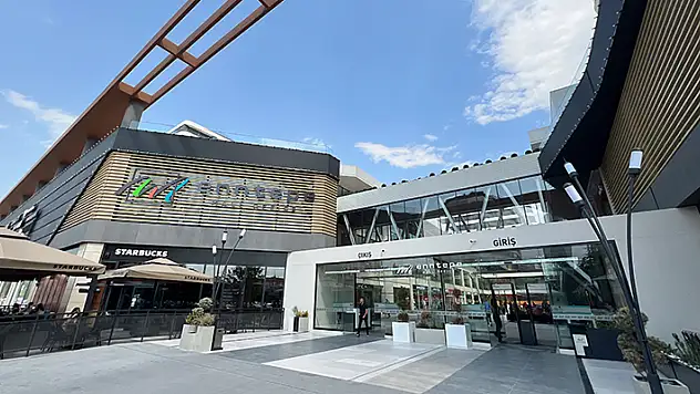 Enntepe Alışveriş Merkezi, birinci yaşını kutluyor