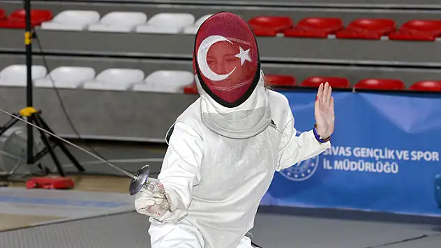 Epe Türkiye Eskrim Şampiyonası Konya'da başlıyor
