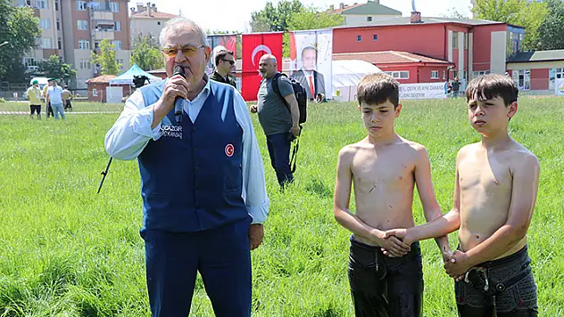 Er meydanlarının 59 yıllık gür sesi: Şükrü Kayabaş