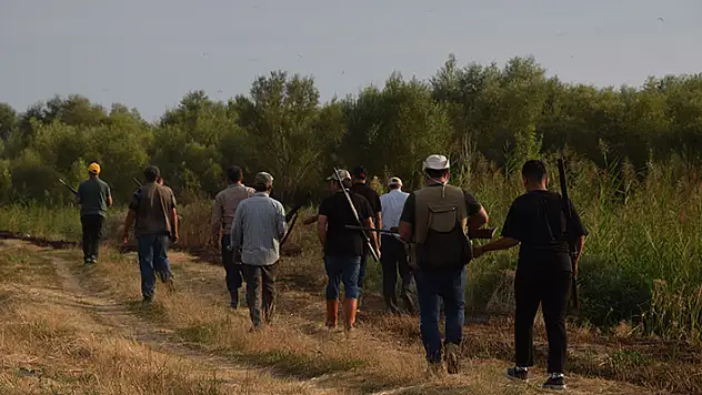 Ercişli çiftçiler yaban domuzu nöbetinde
