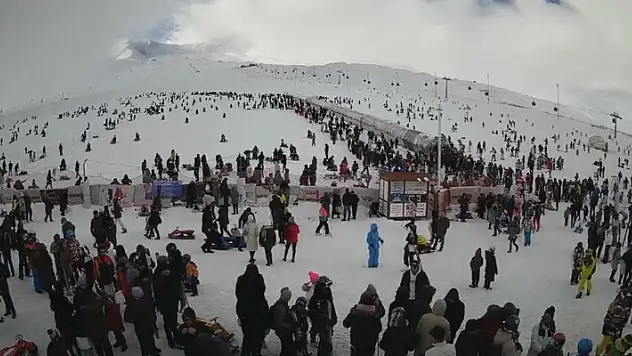 Erciyes hafta sonu 123 bin kişiyi ağırladı
