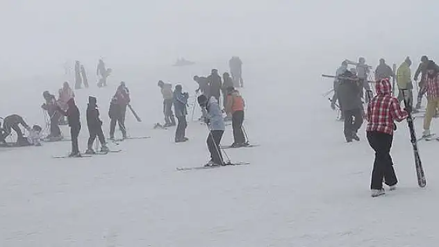 Erciyes'te kayak sezonu uzadı