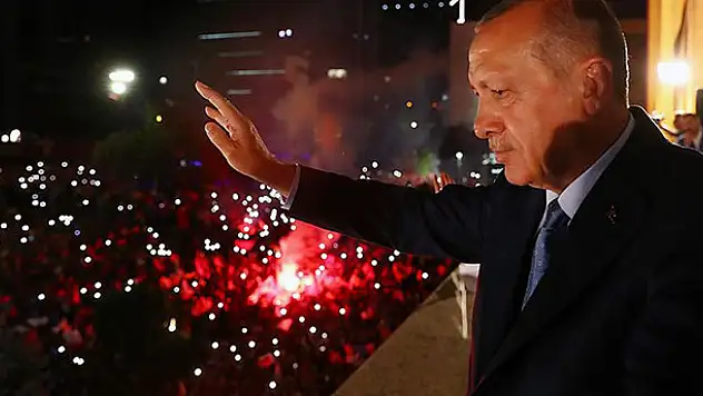 Erdoğan'dan balkon konuşması