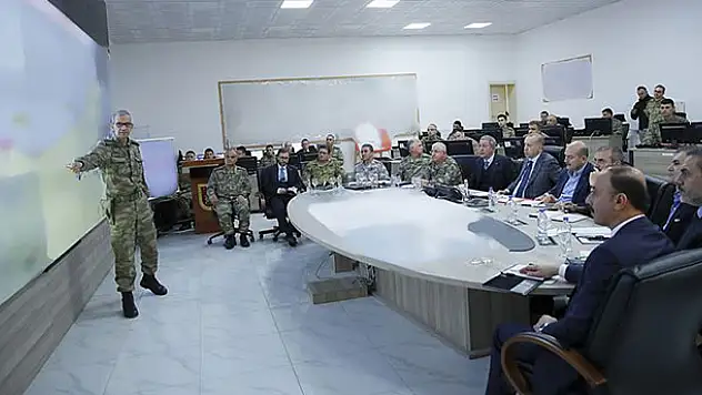 Erdoğan'dan Şanlıurfa'daki Harekat Merkezi'ne ziyaret
