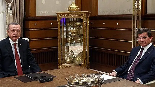 Erdoğan Davutoğlu görüşmesi başladı