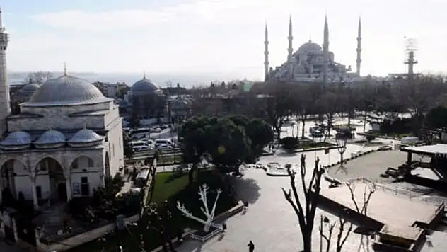 Erdoğan, Davutoğlu ve Görmez Sultanahmet'te Cuma Namazı Kılacak