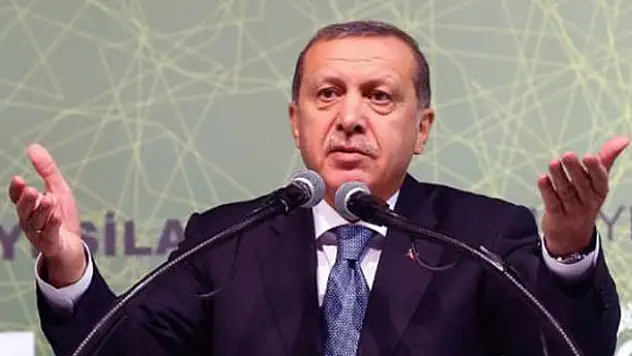 Erdoğan hükümeti kurma görevini Davutoğlu'na verdi
