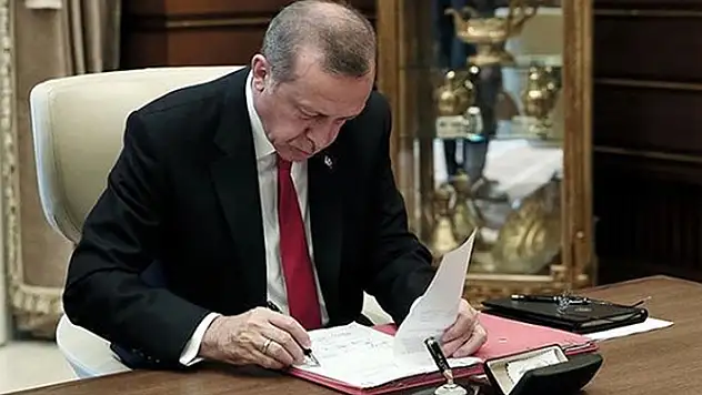 Erdoğan'ın imzası ile yayımlandı: Kimler görevden alındı, kimler atandı?
