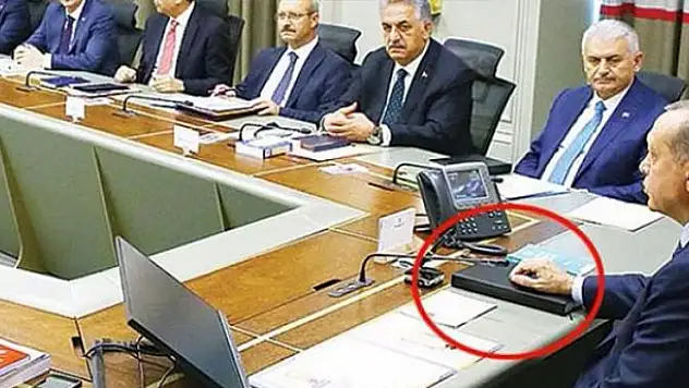Erdoğan'ın kara kaplı defteri 30 ay sonra geri döndü