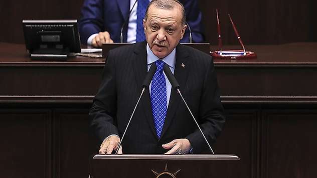 Erdoğan: Kimin suç çeteleriyle yürüdüğünü milletimiz görüyor