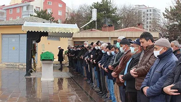 Erdoğan Nesimioğlu'nun acı günü! Annesi hayatını kaybetti