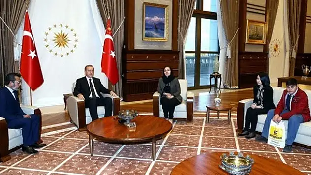 Erdoğan, Özgecan'ın ailesini kabul etti