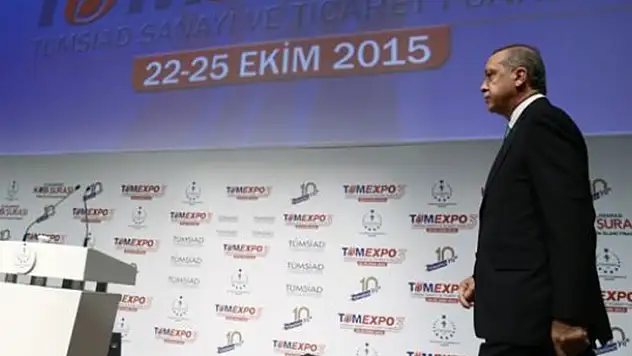 Erdoğan plaket töreni öncesi telefon arası verdi