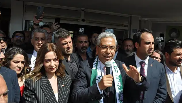 Ereğli Belediye Başkanı Akpınar mazbatasını aldı, görevine başladı
