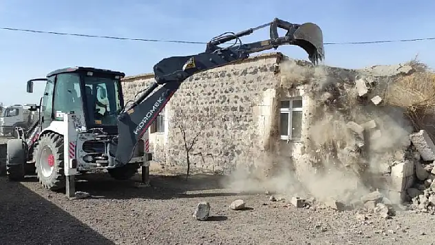 Ereğli Belediyesi depremde hasar gören evi yıkıp yenisini yapacak

