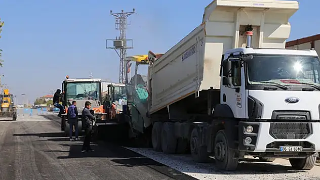 Ereğli Belediyesi OSB'de asfalt çalışmalarına devam ediyor