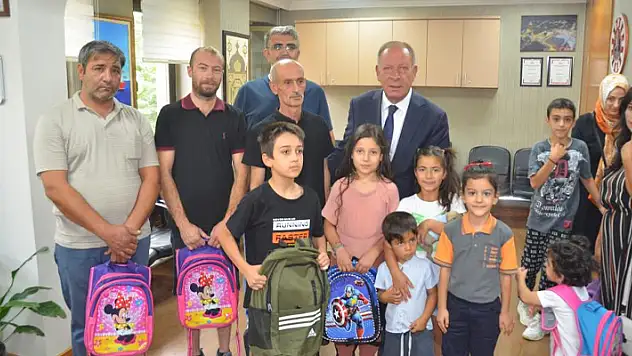 Ereğli Belediyesi'nin kırtasiye desteği bu yıl da sürüyor
