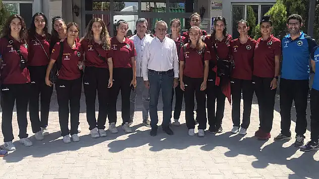 Ereğli Belediyespor liderliğini koruyor 
