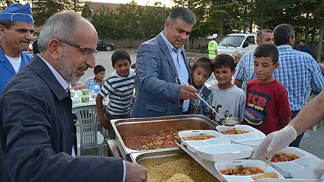 Ereğli'de İftar Sofraları Programları Sürüyor