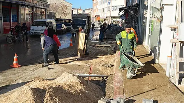 Ereğli'de kaldırım çalışmaları sürüyor