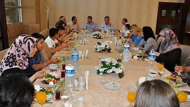 Ereğli'de Kimsesiz Çocuklarla Kahvaltı