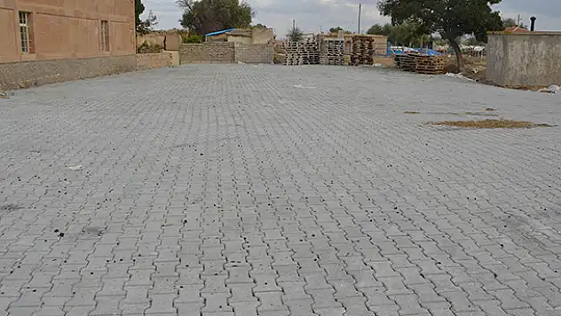 Ereğli'de Köy Yolları Kilitli Taşla Kaplanıyor