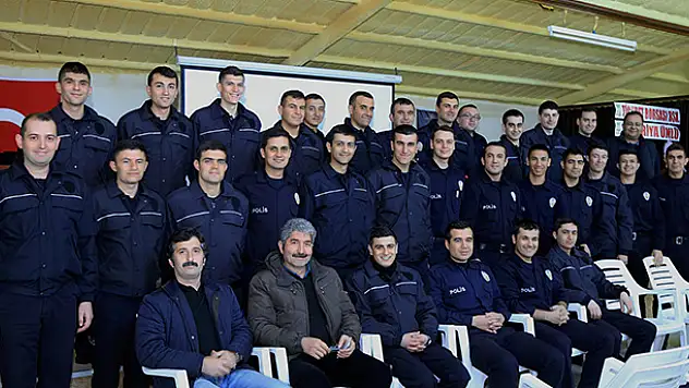 Ereğli'de polis adaylarına fotoğraf çekim kursu