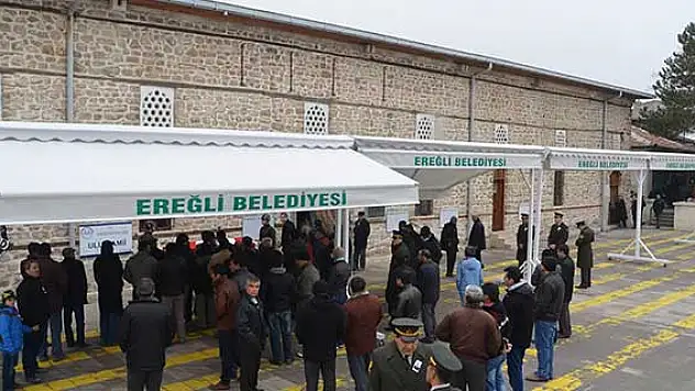 Ereğli'de ulu cami avlusuna tente monte edildi