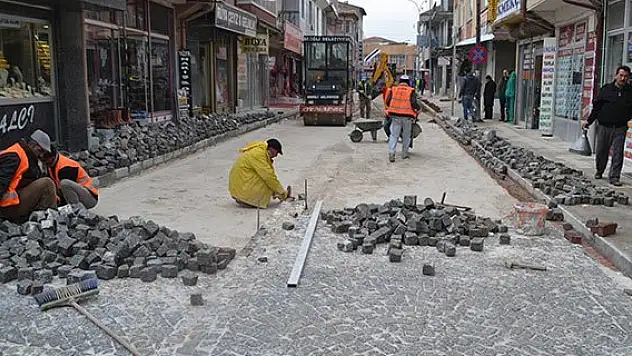 Ereğli'de yol ve kaldırım çalışmaları sürüyor