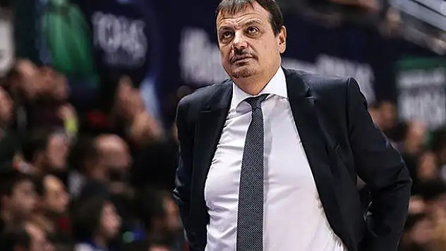 Ergin Ataman maçların oynanmasında ısrarcı