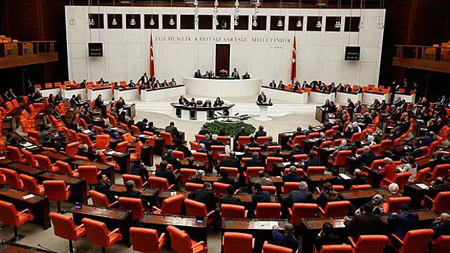 Erken seçim teklif Meclis'ten geçti