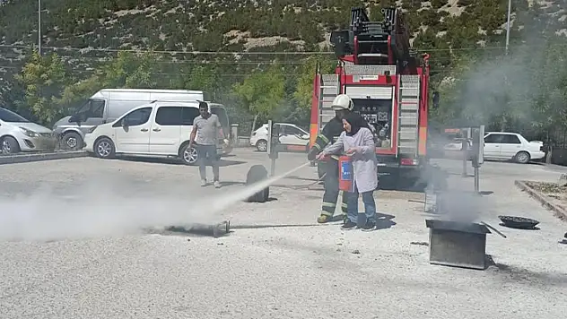 Ermenek Devlet Hastanesi'nde yangın tatbikatı düzenlendi 
