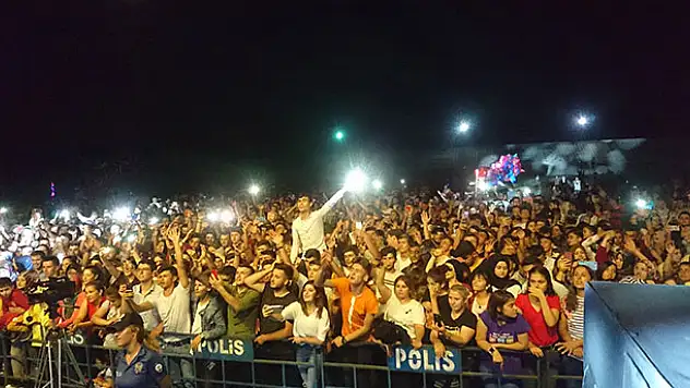 Ermenek Taşeli Kültür Sanat ve Sıla Festivali halk konseri ile sona erdi