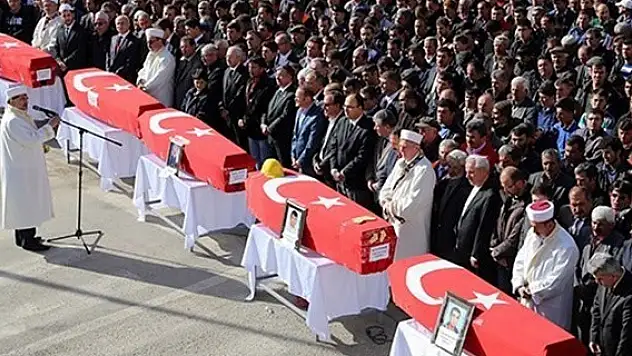 Ermenek'te 5 madenci toprağa verildi