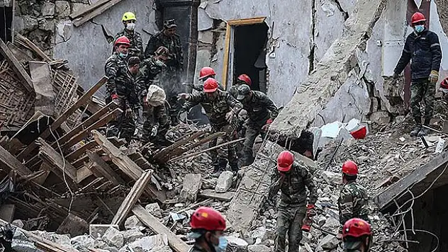 Ermenistan Azerbaycan'ın Gence kentini vurdu: 7 ölü, 33 yaralı